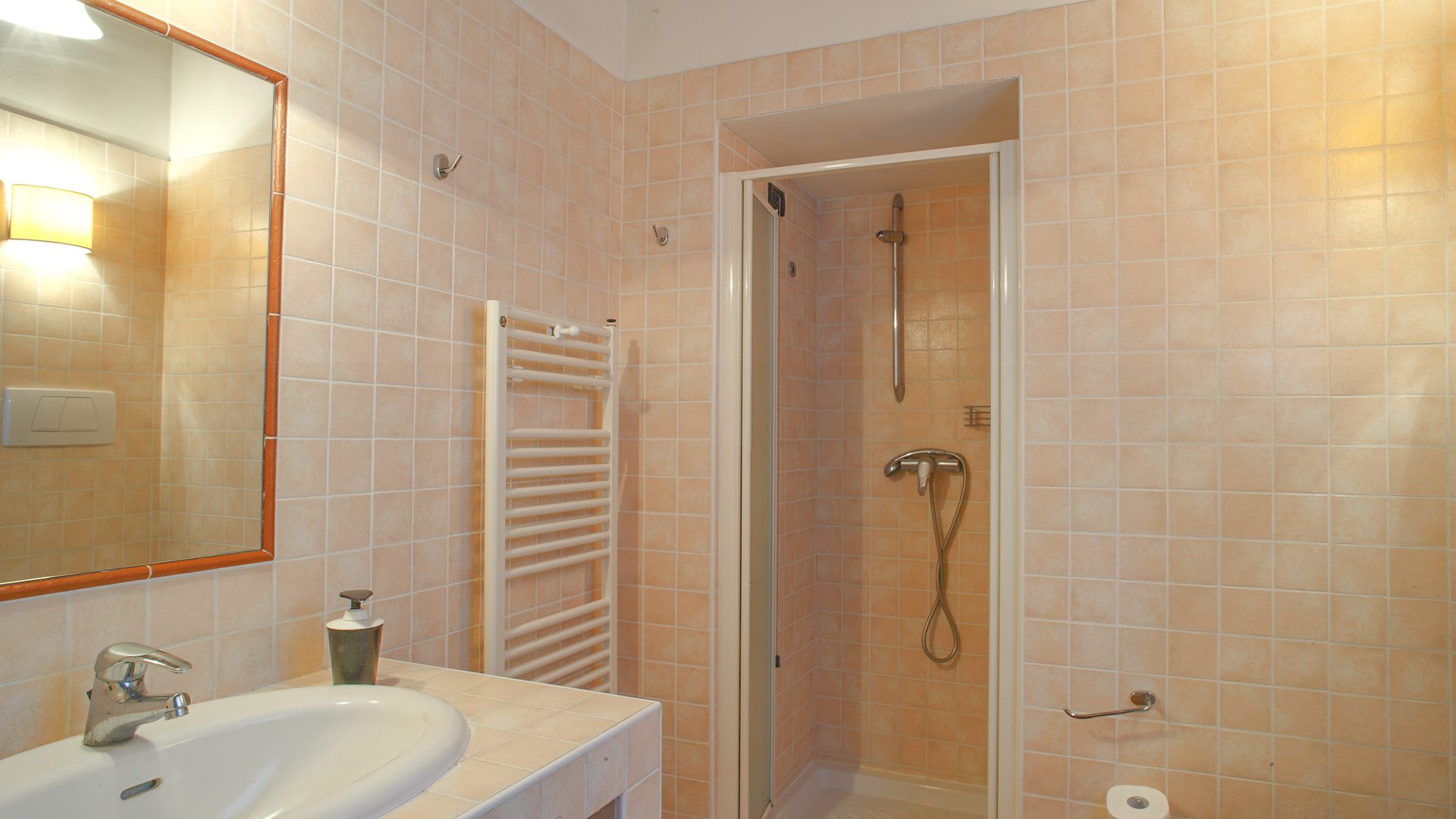 Holyday-room-albicocca-01