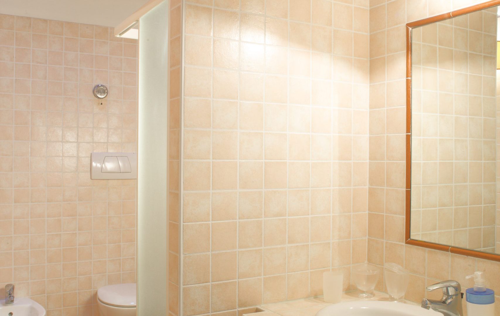 Holyday-room-pera-02-scaled