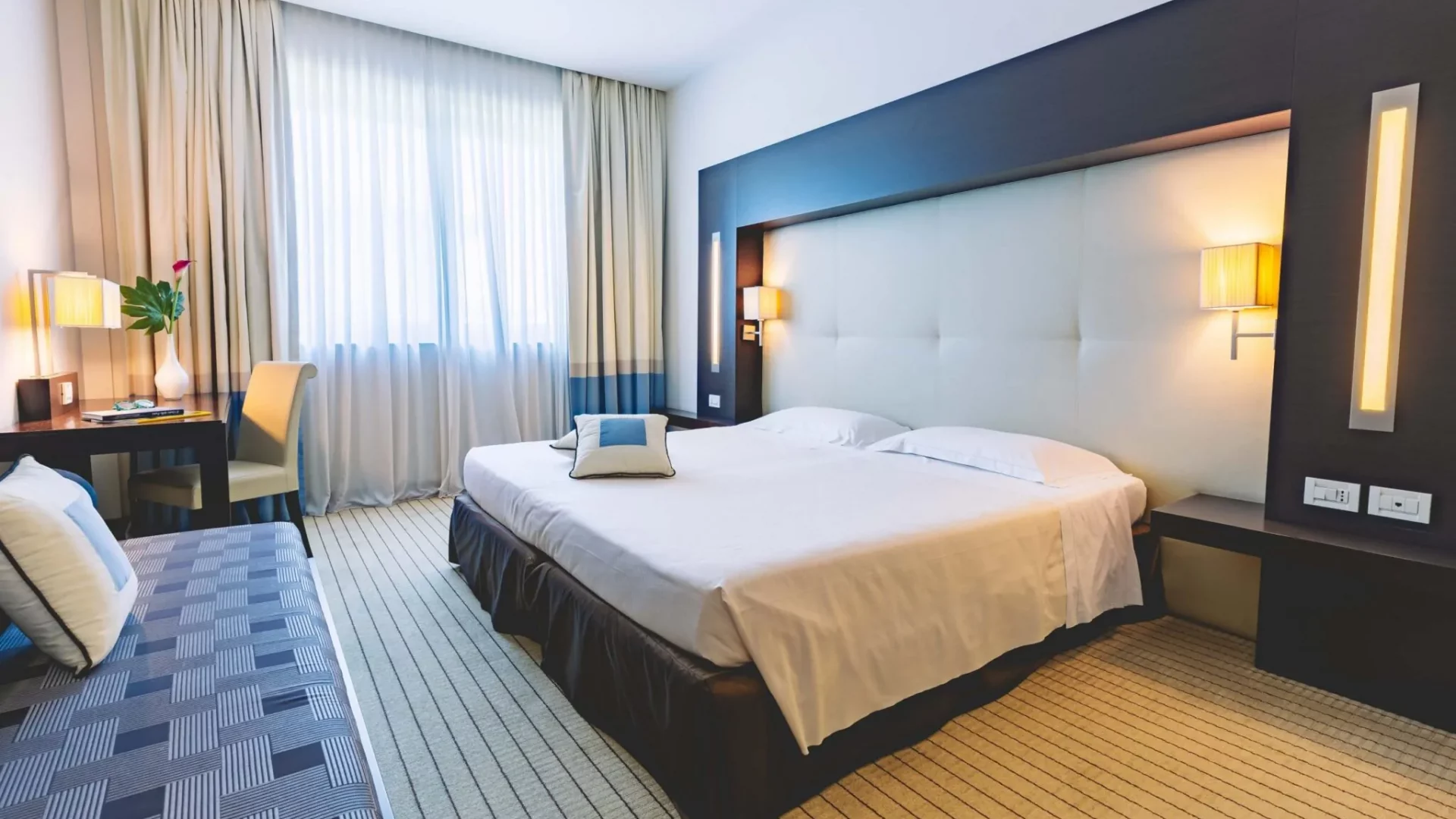 Header-1-Camera-Comfort-HVB-2023-Sito-scaled-2048x1366